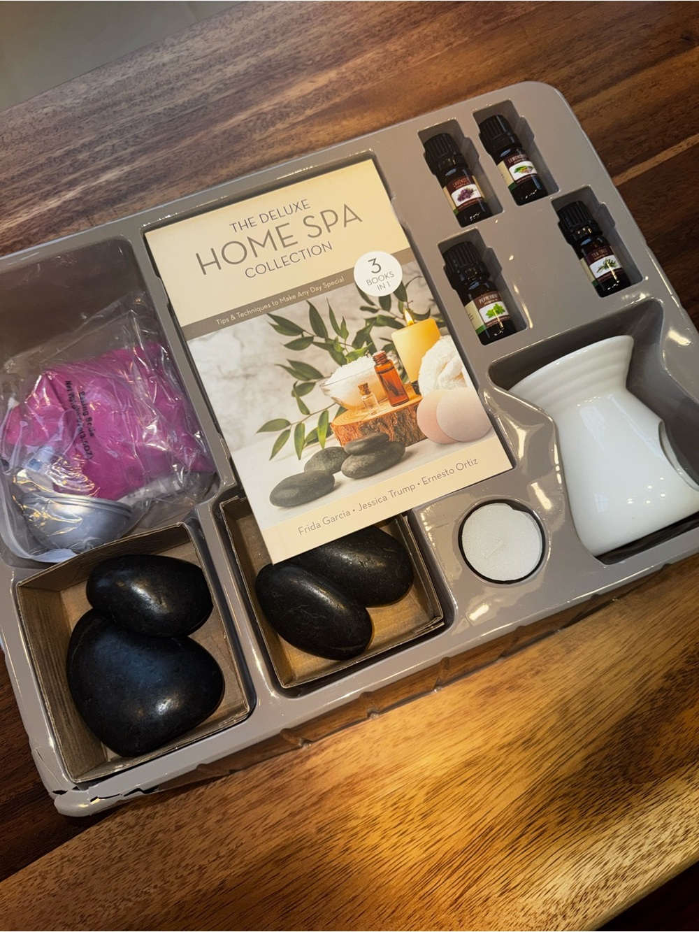 Deluxe Home Spa Collection – White Aromatherapy Oil Warmer & Pink Accessories